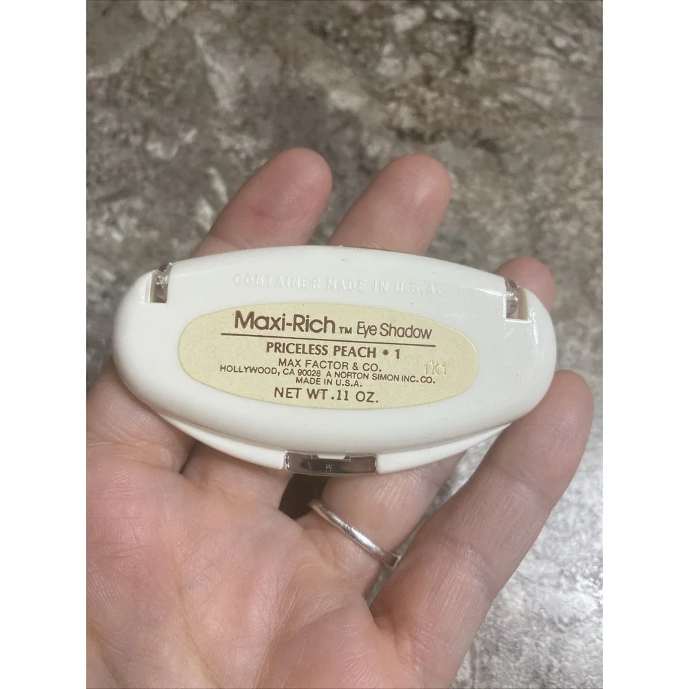 Max Factor Maxi Rich Eye Shadow Priceless‎ Peach •1  Rare
